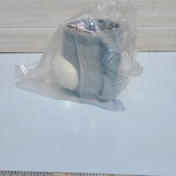 Vintage KFC Looney Tunes 3D Mugs Warner Brothers Bugs Bunny NEW - Picture 3 of 6